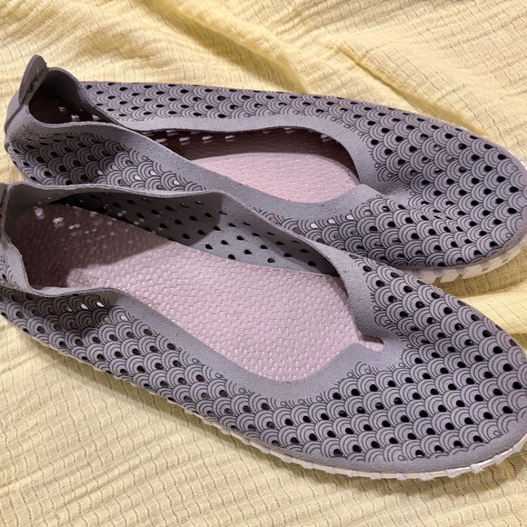 Ilse Jacobsen Shoes - Ilse Jacobsen Light Gray Laser-Cut Ballet Flats
